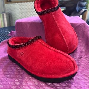 UGG TASMAN SLIPPERS        *NWOT*